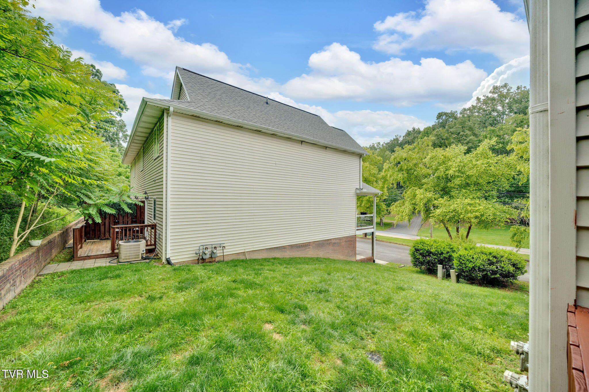 1102 Cherokee Road 1