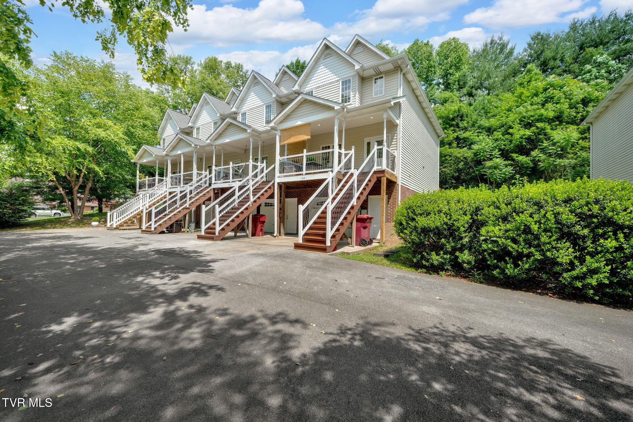 1102 Cherokee Road 1