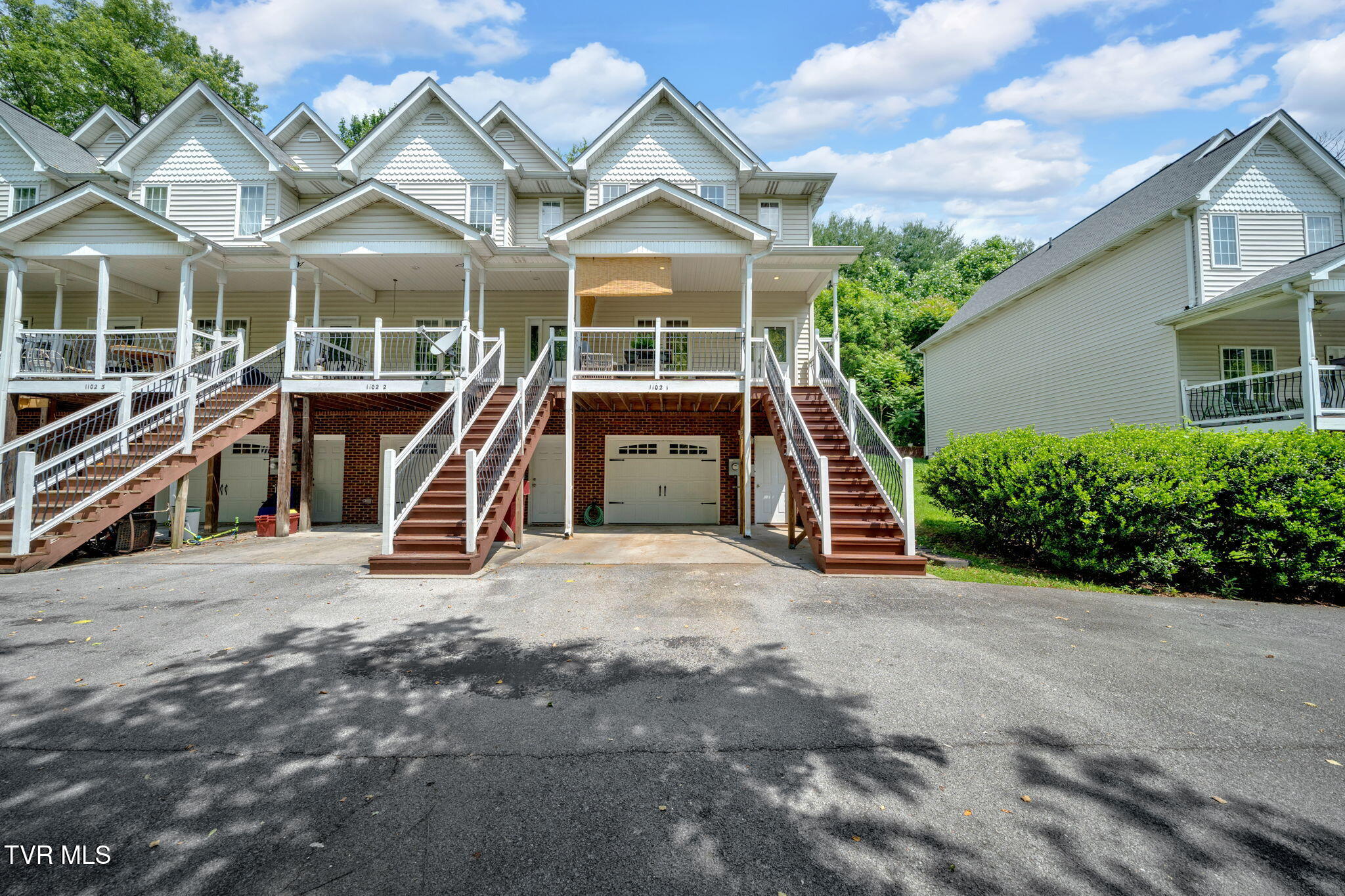 1102 Cherokee Road 1