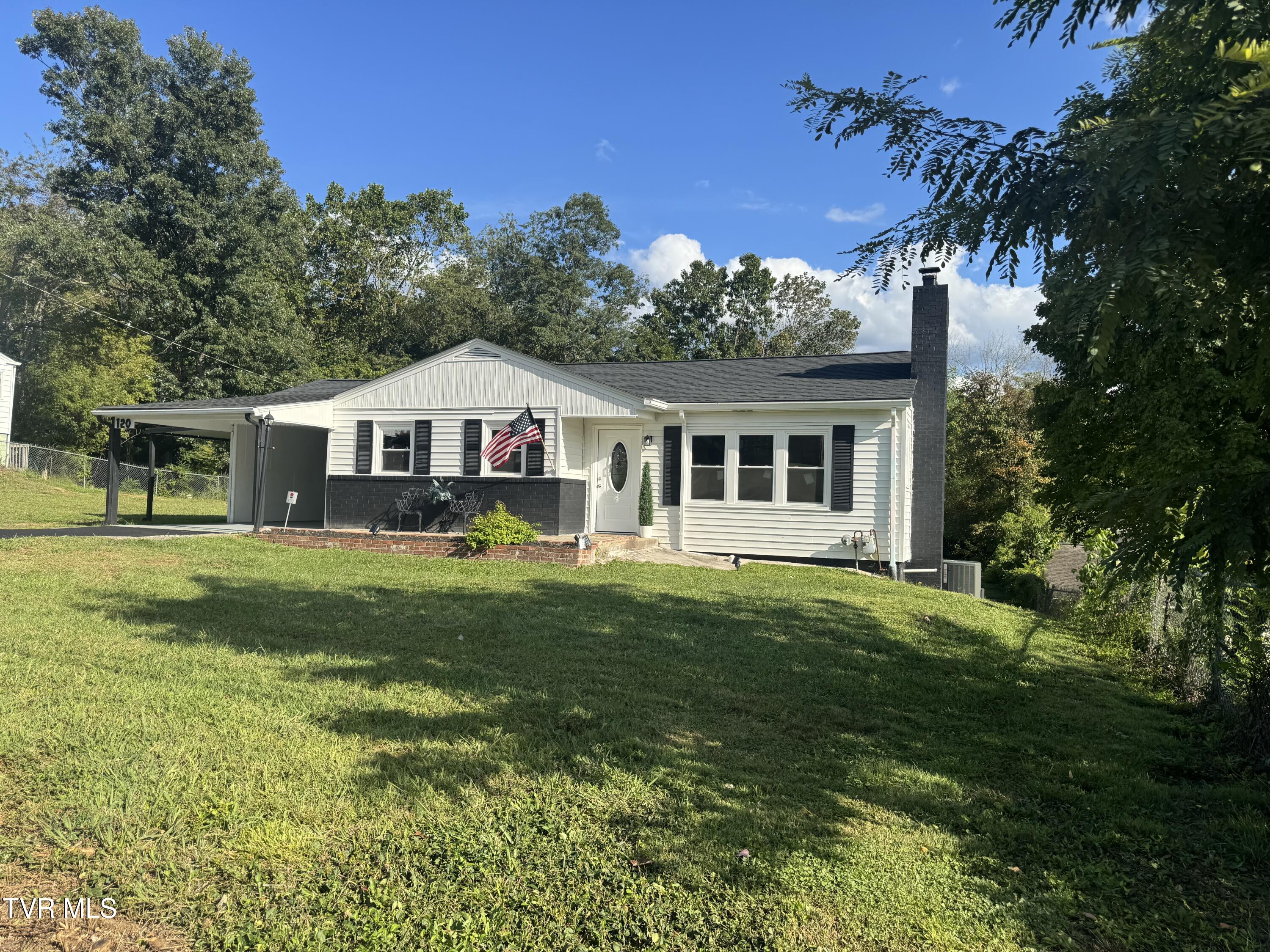 120 Mayflower Road