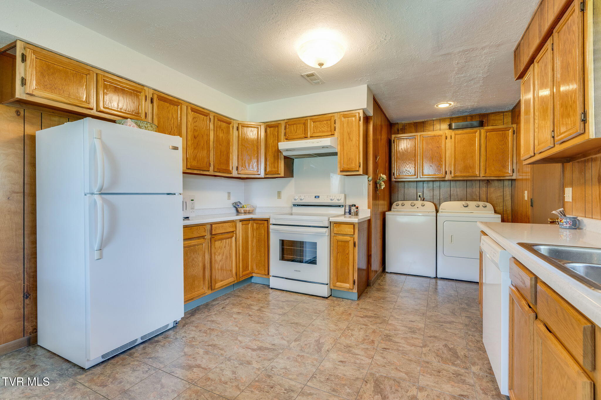 1712 Colonial Ridge Road