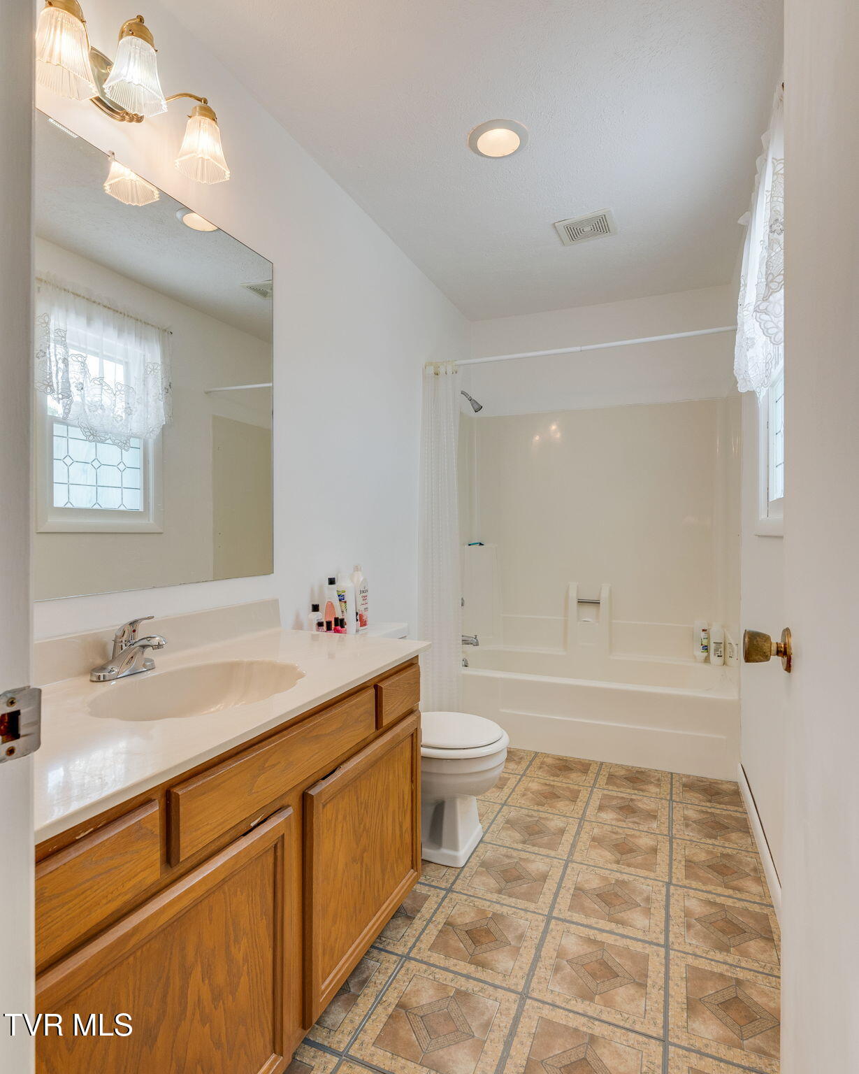 1712 Colonial Ridge Road