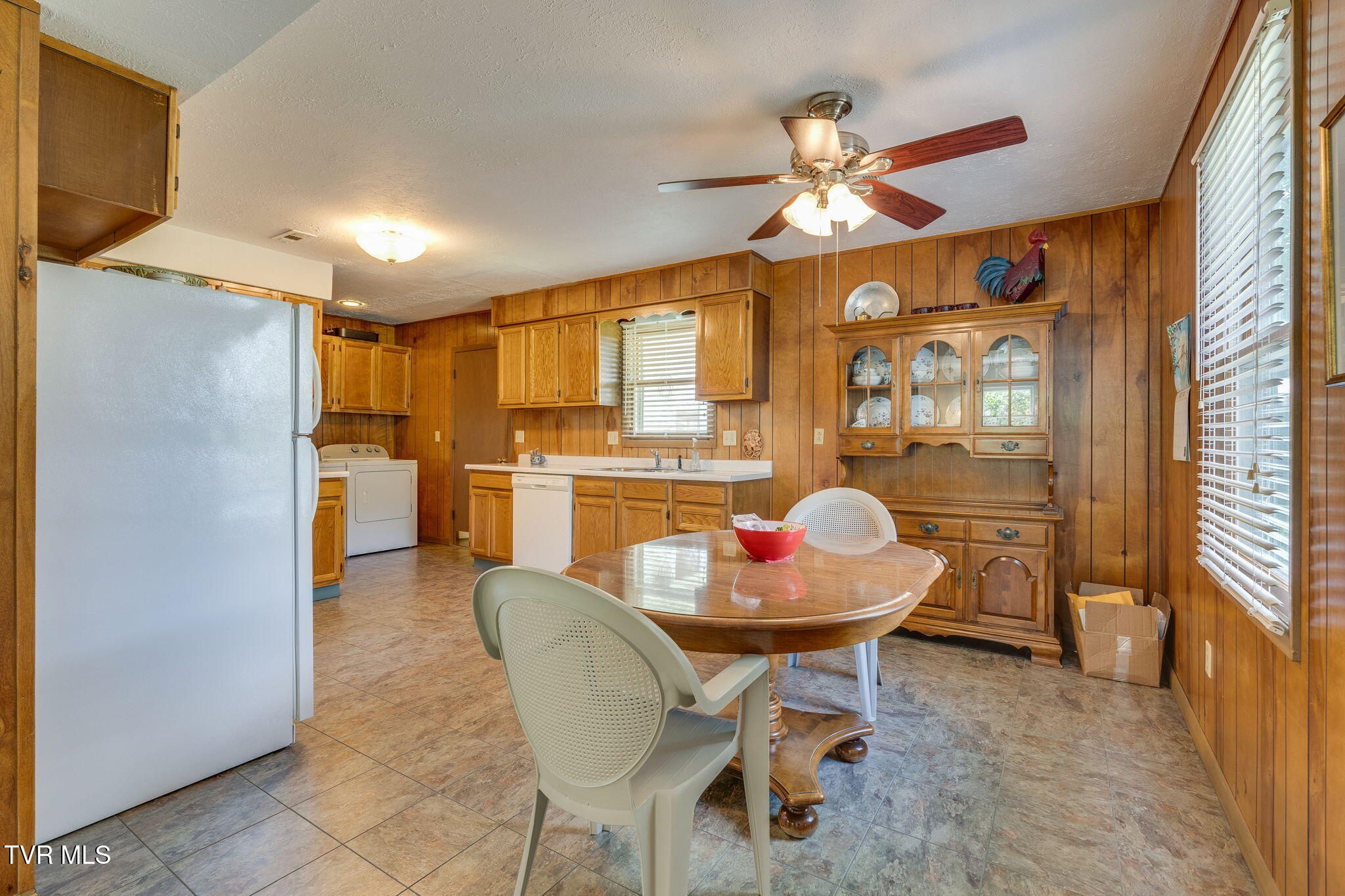 1712 Colonial Ridge Road