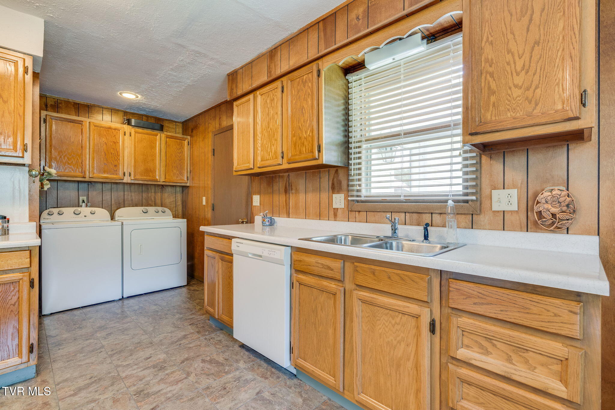 1712 Colonial Ridge Road