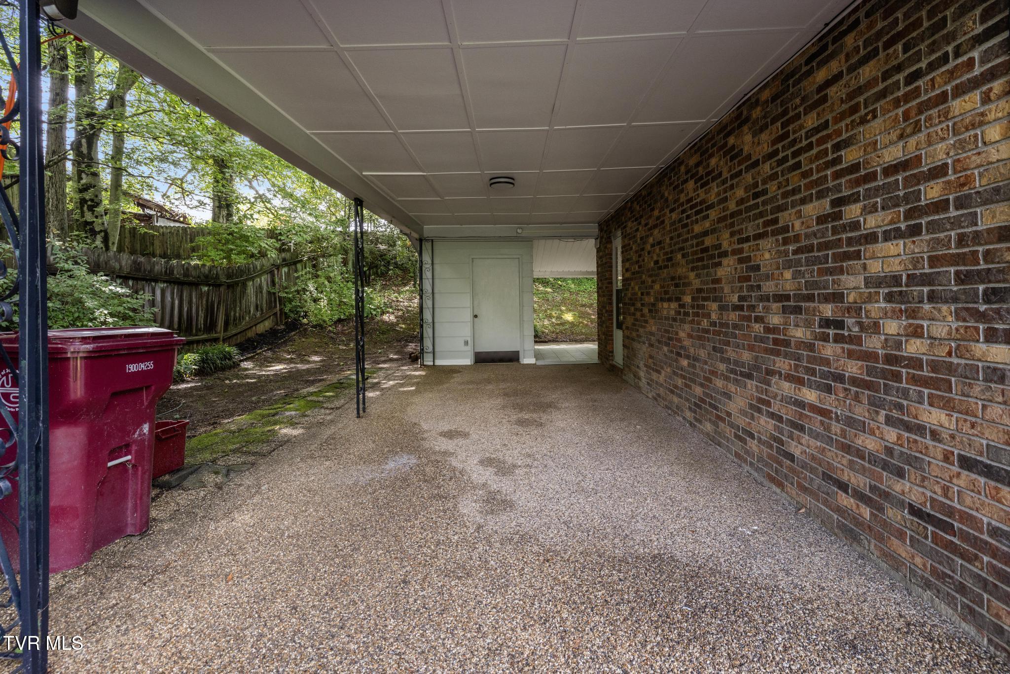 1813 Brook Hollow Road