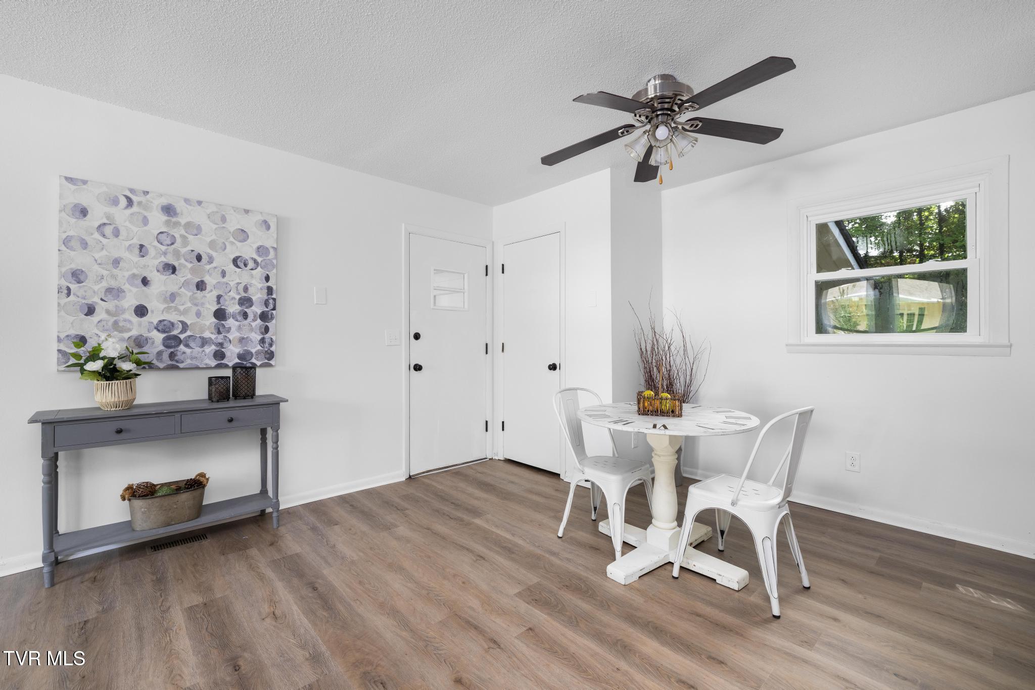 1813 Brook Hollow Road