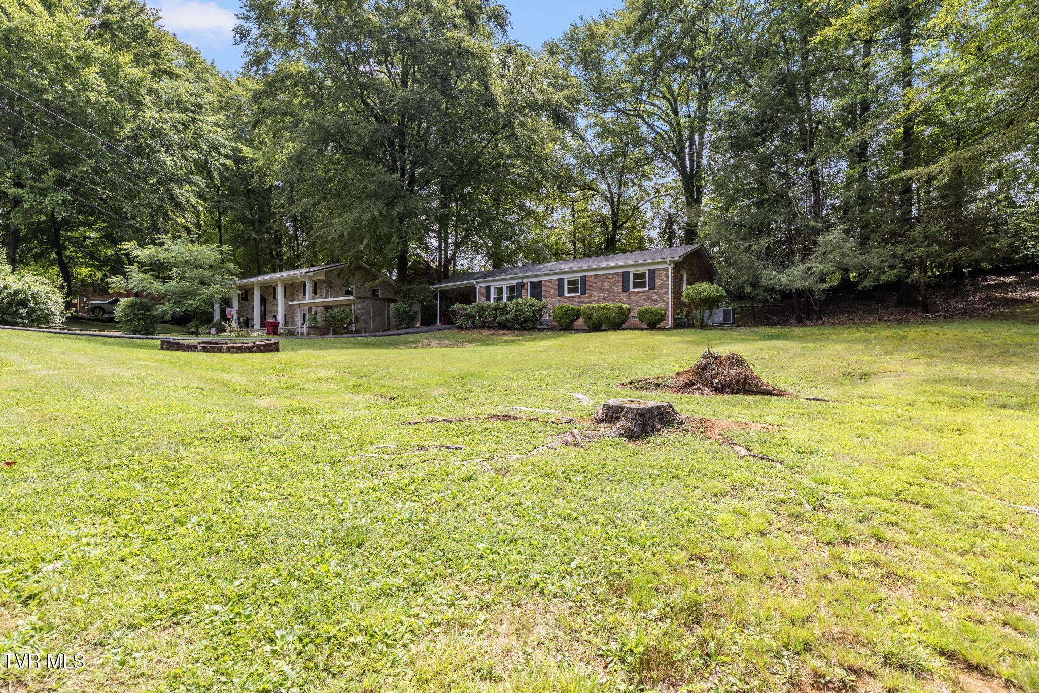 1813 Brook Hollow Road