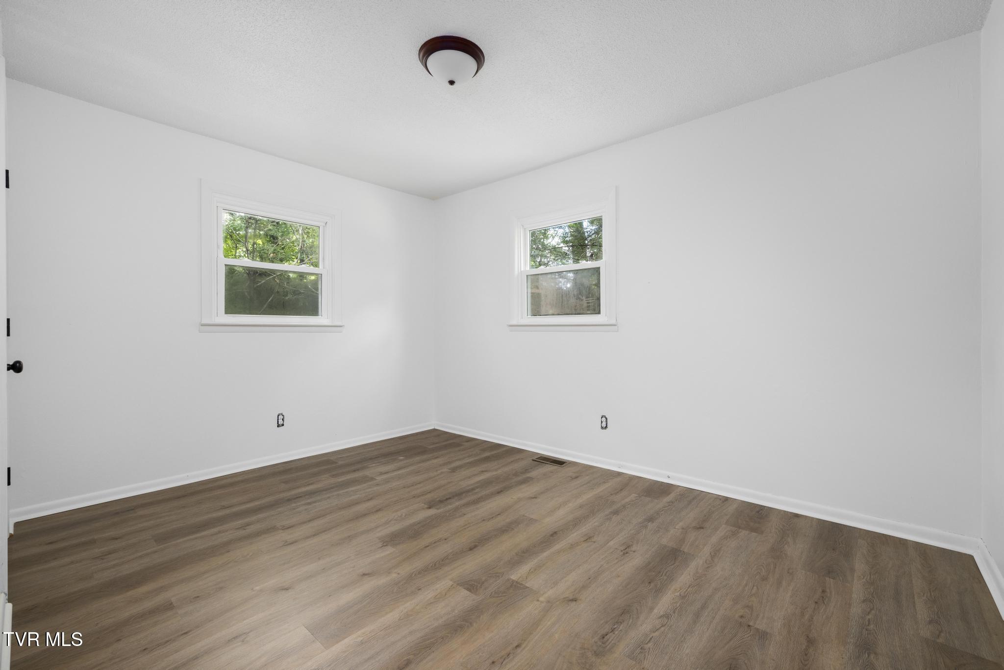 1813 Brook Hollow Road
