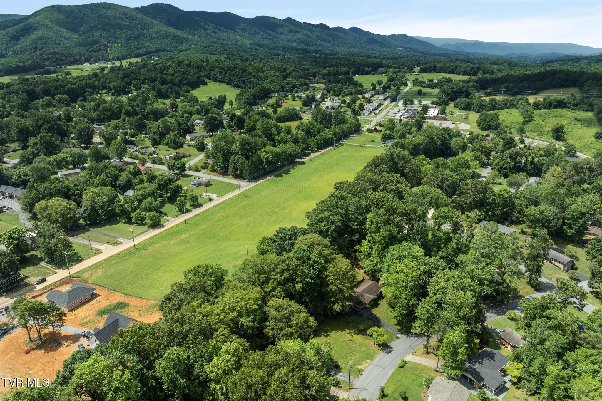 1813 Brook Hollow Road