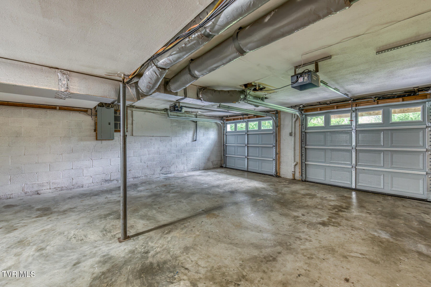 2233 Pendragon Road
