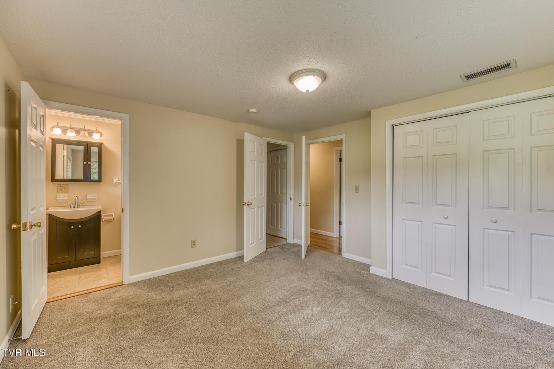 2233 Pendragon Road
