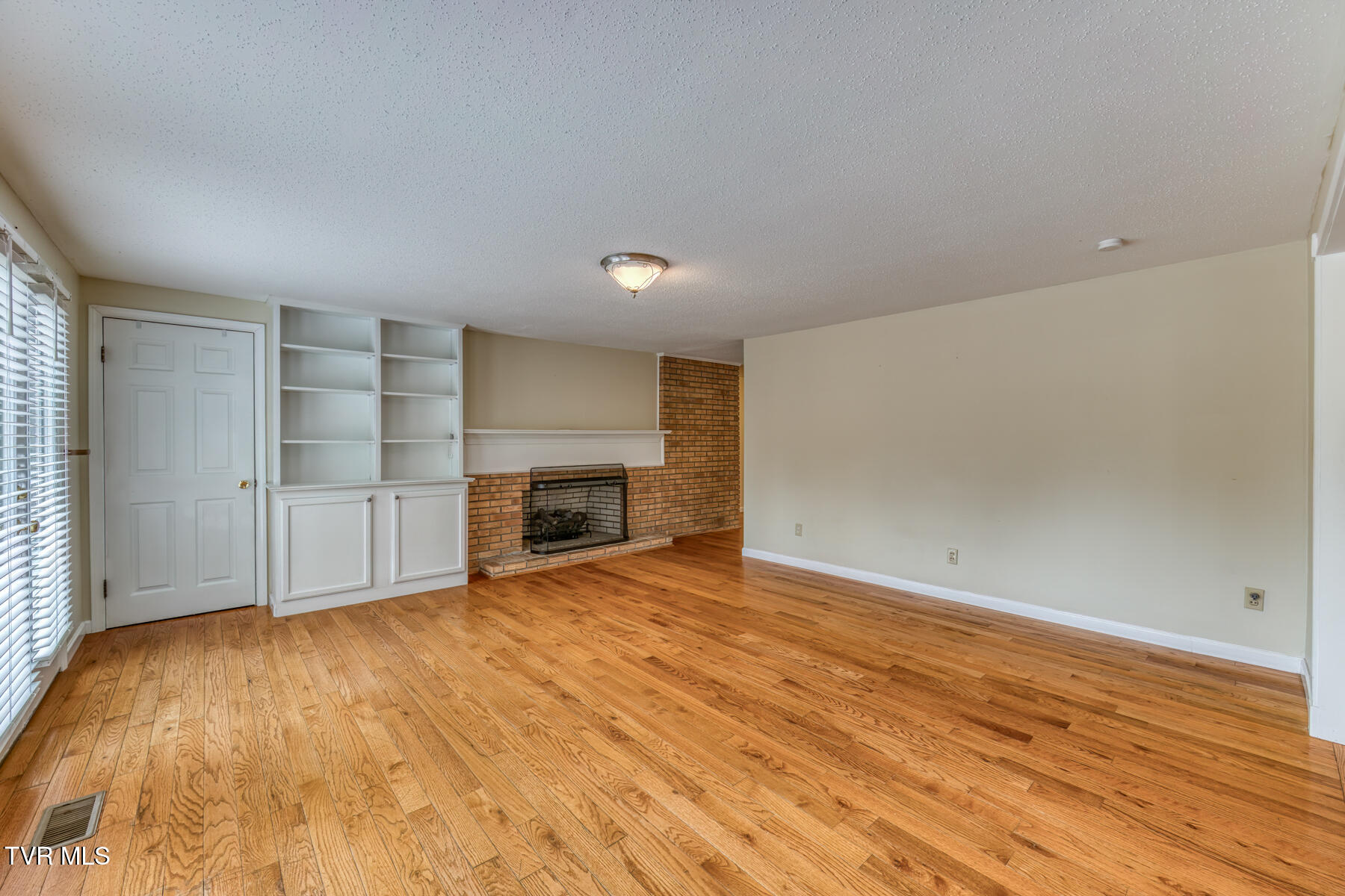 2233 Pendragon Road