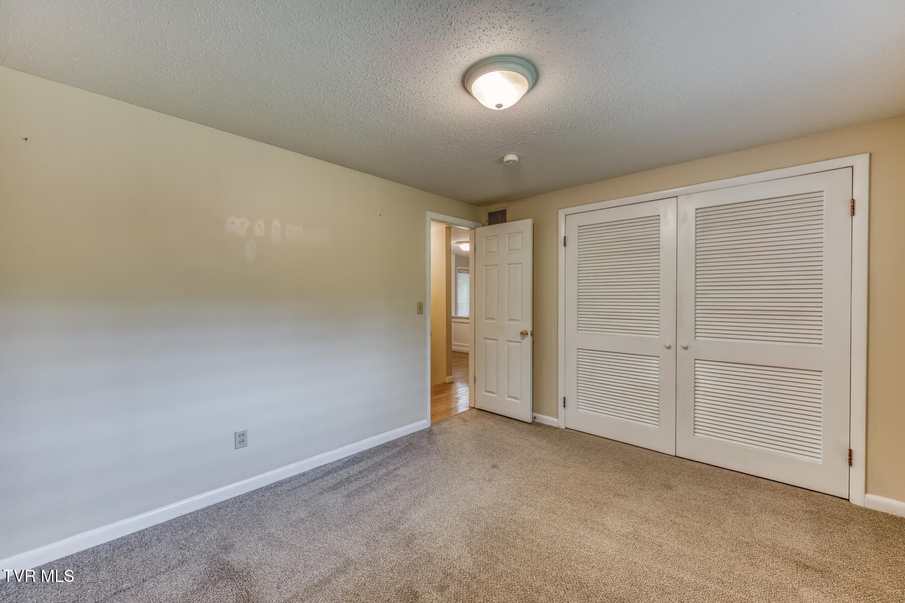 2233 Pendragon Road