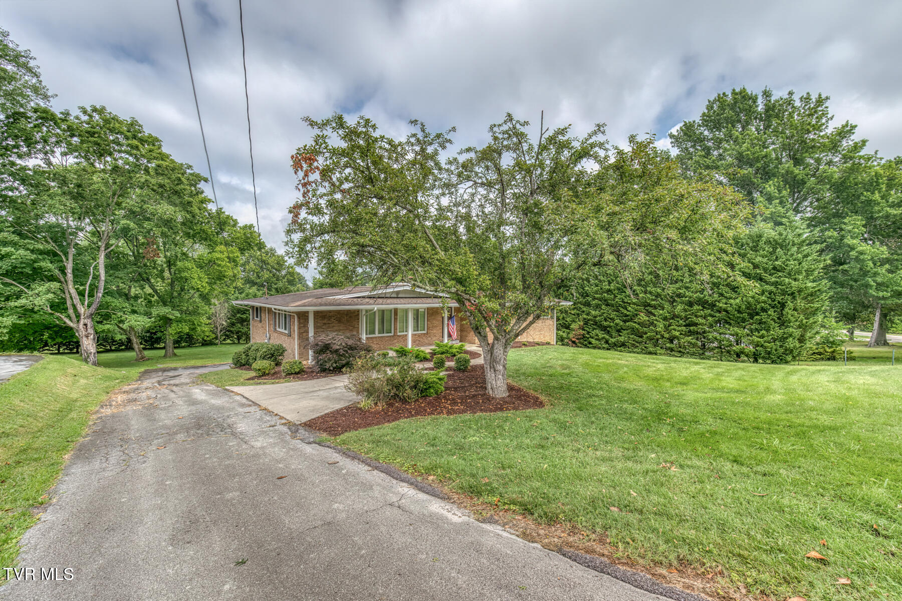 2233 Pendragon Road