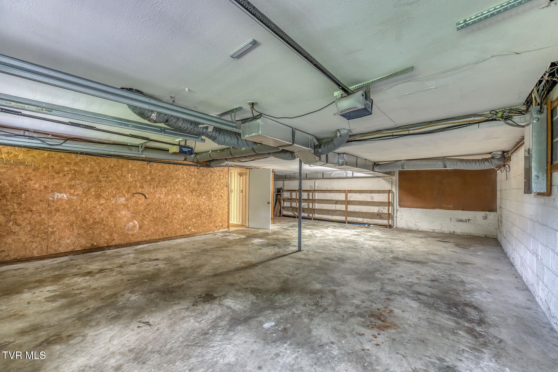 2233 Pendragon Road