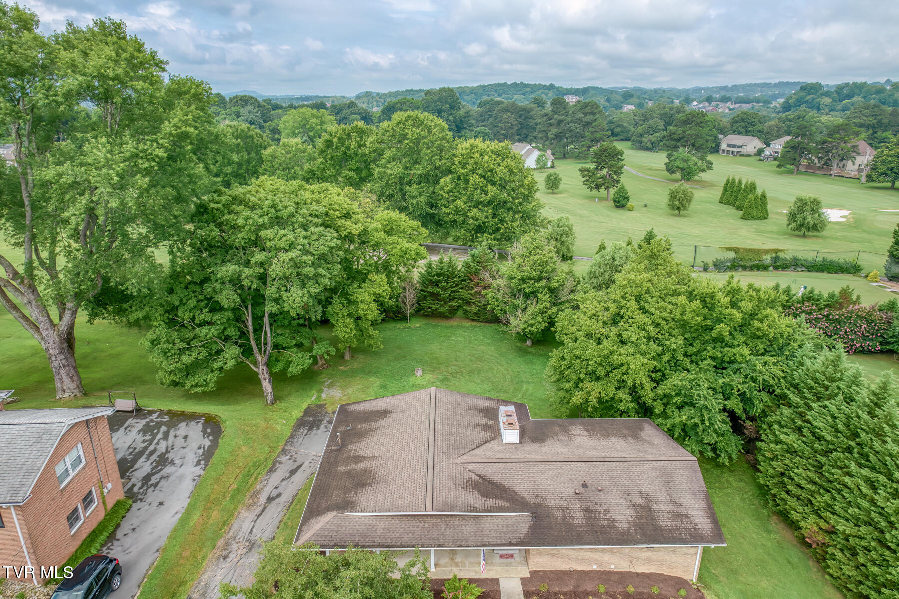 2233 Pendragon Road