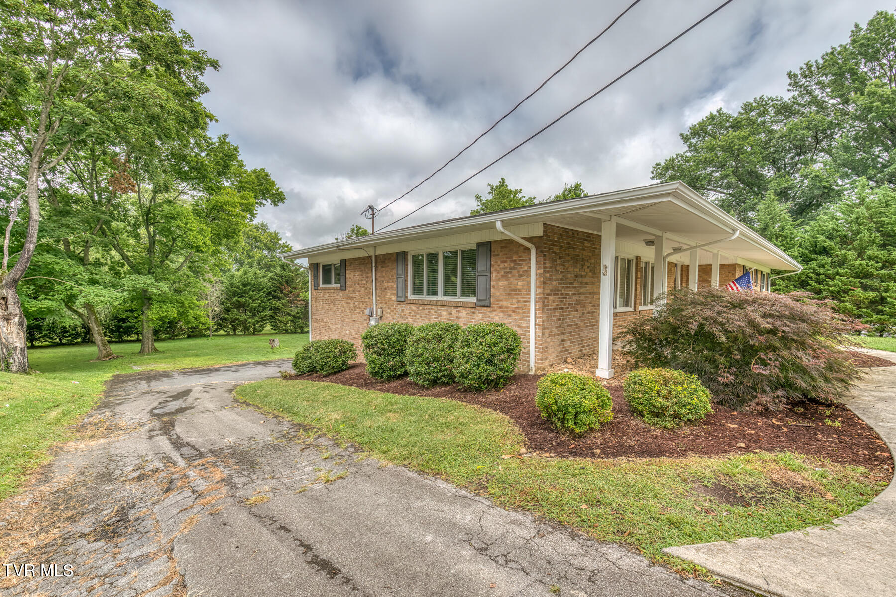 2233 Pendragon Road