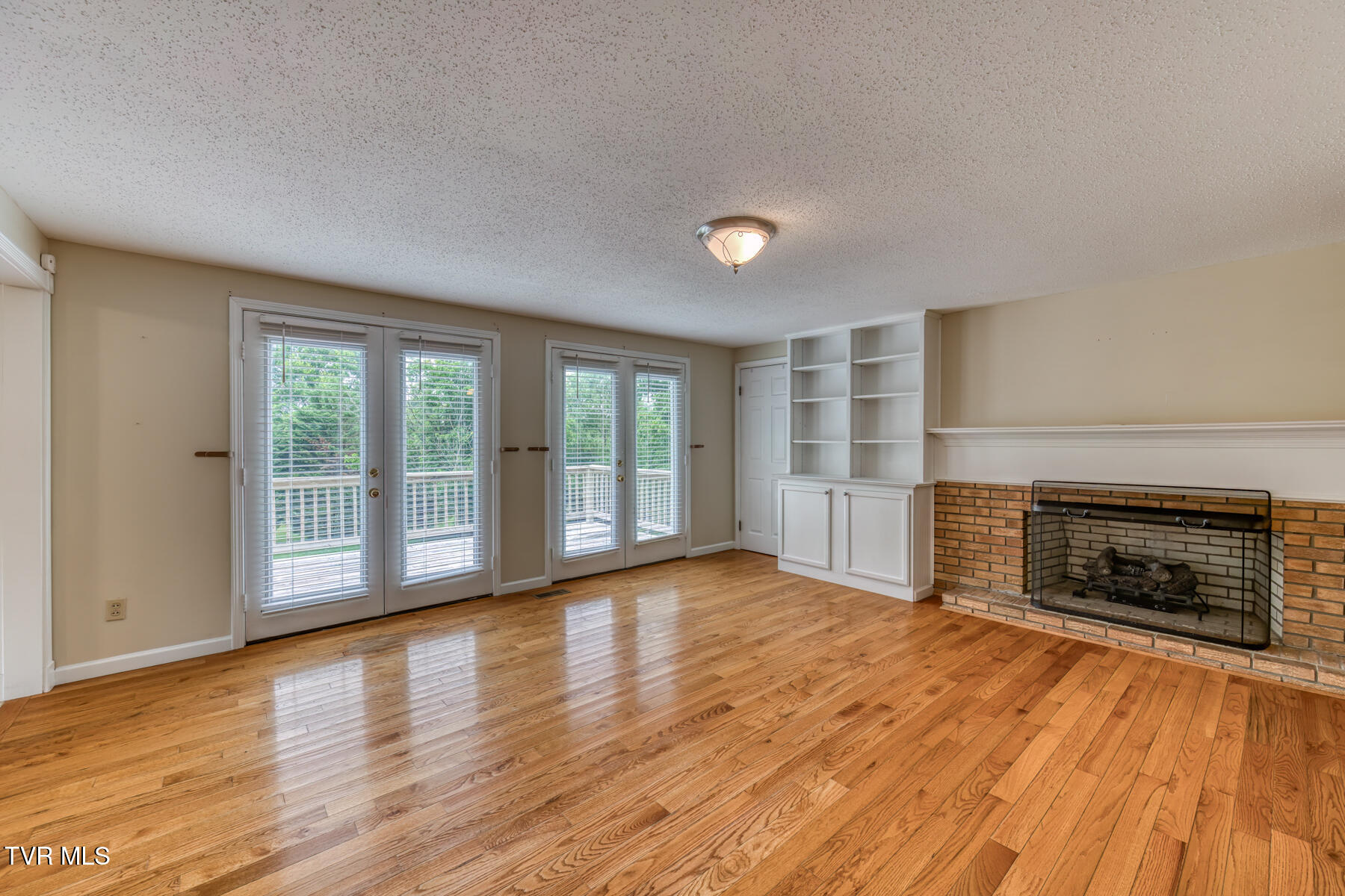 2233 Pendragon Road