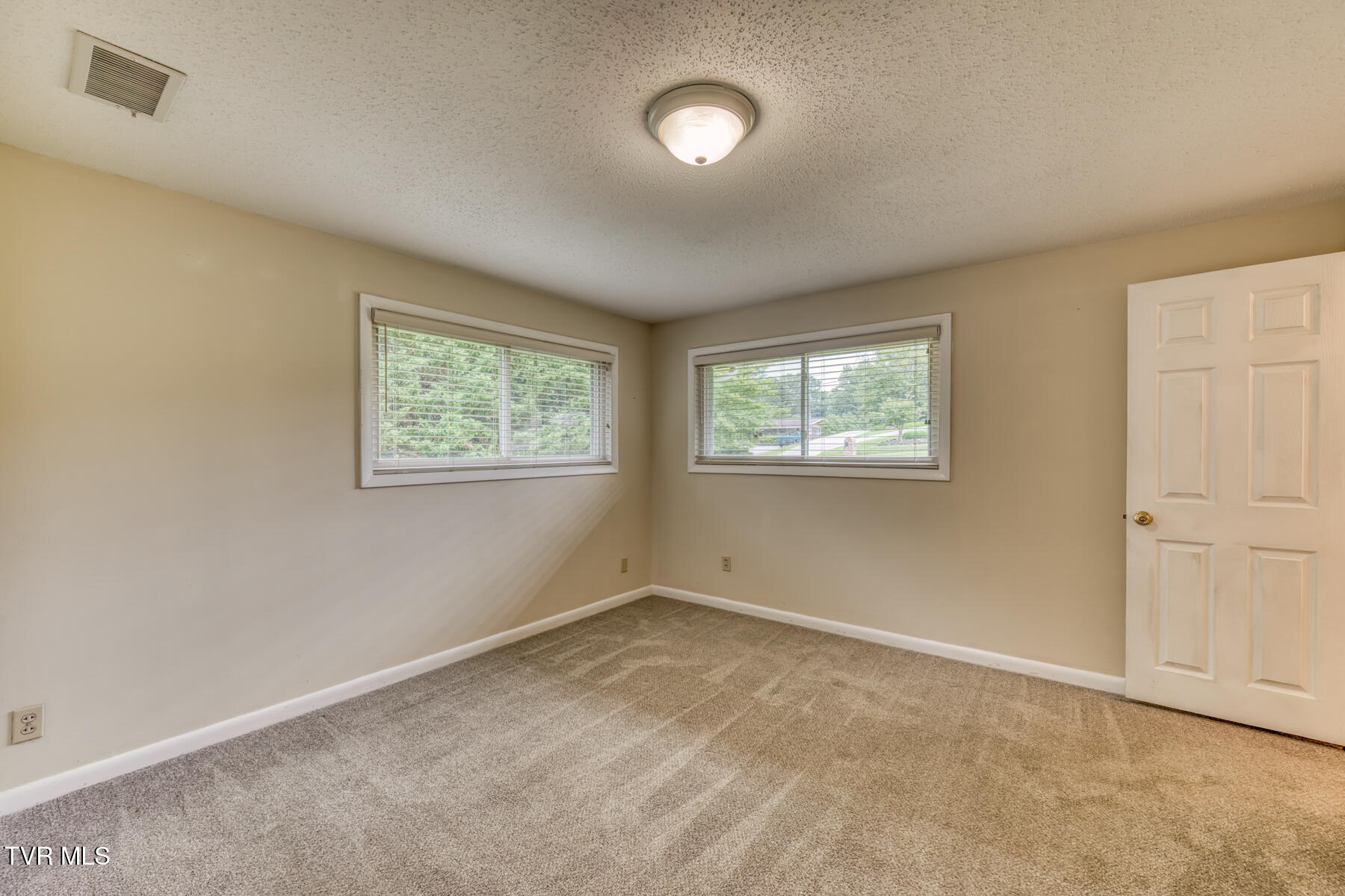 2233 Pendragon Road