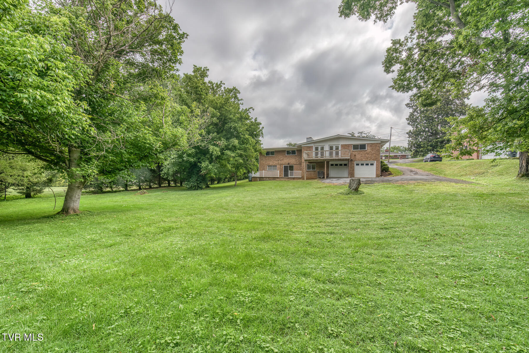 2233 Pendragon Road