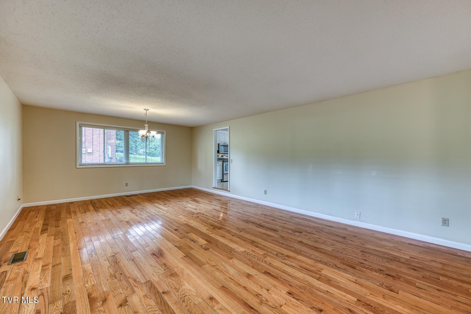 2233 Pendragon Road