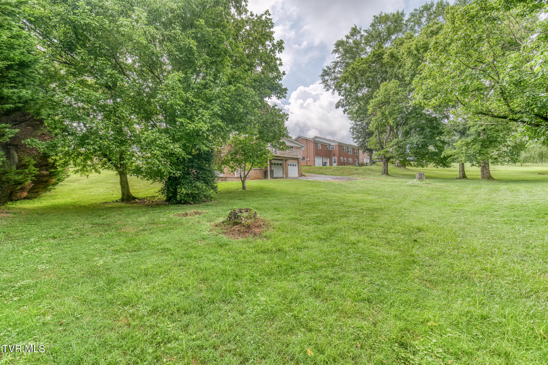 2233 Pendragon Road