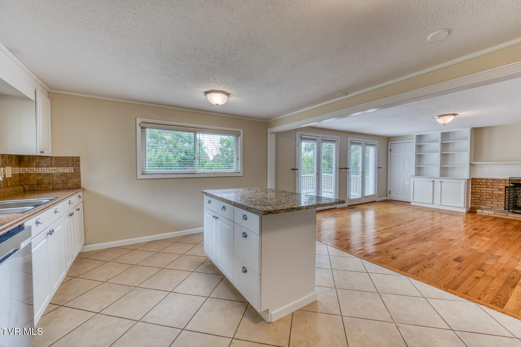 2233 Pendragon Road