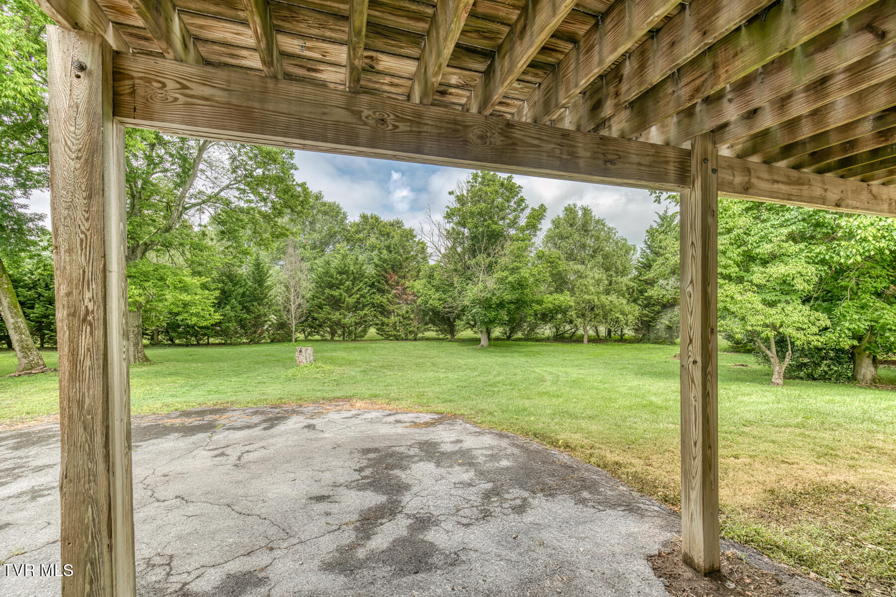 2233 Pendragon Road