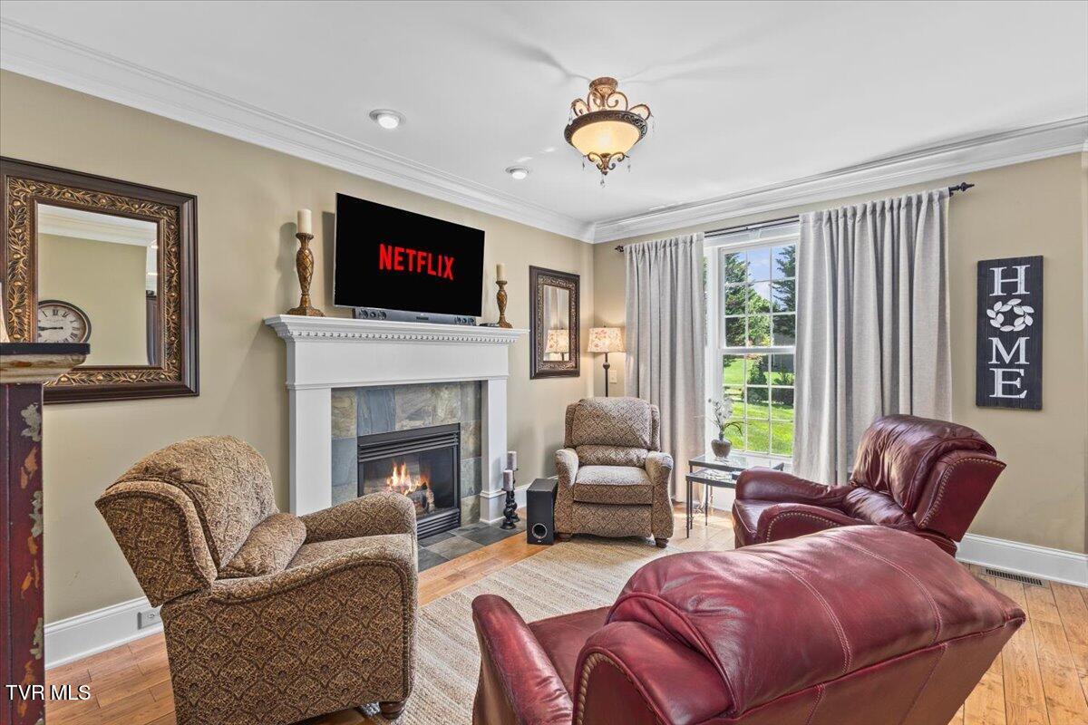 2388 Crescent Lake Place