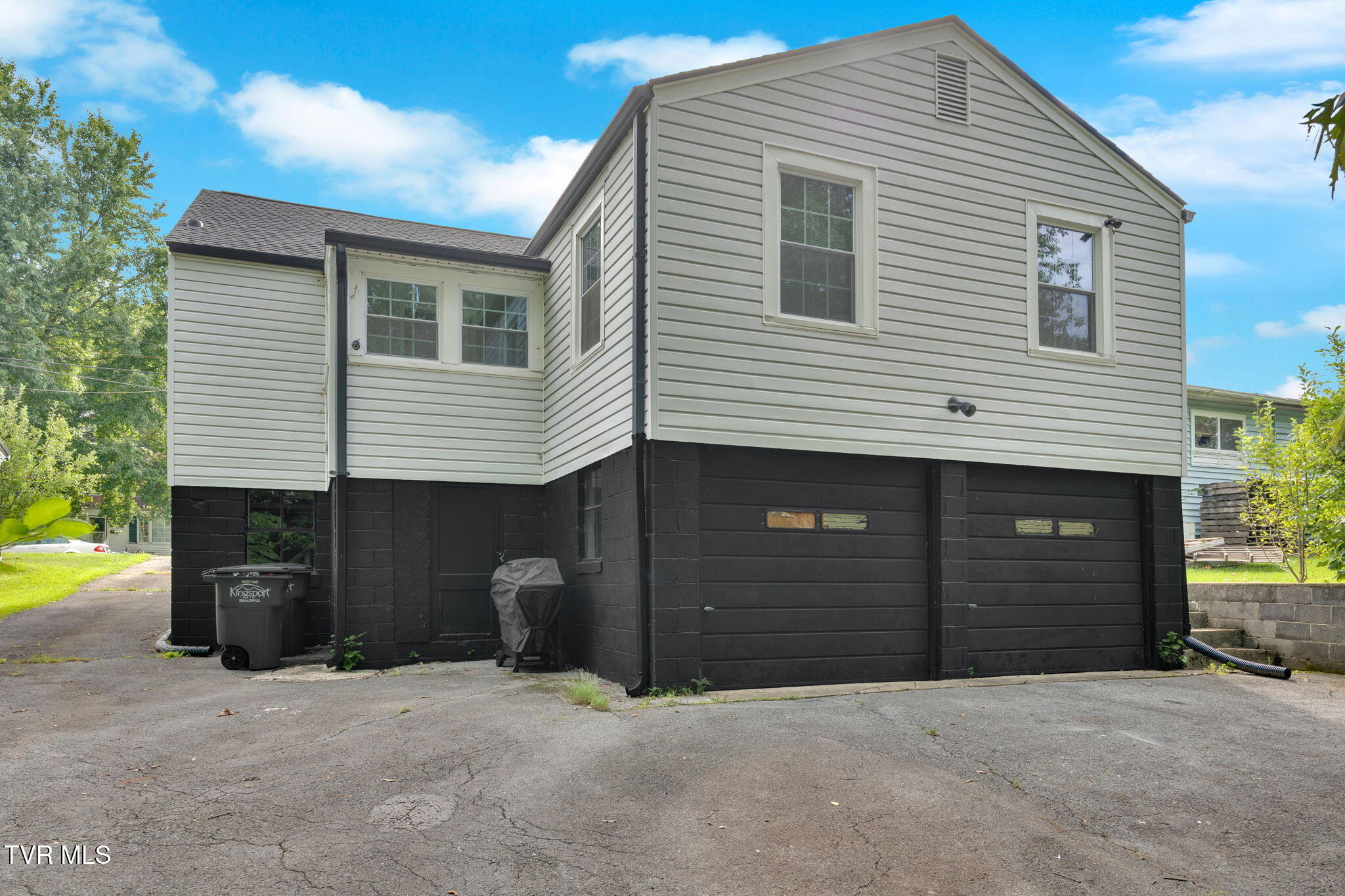 2209 Stadium Drive