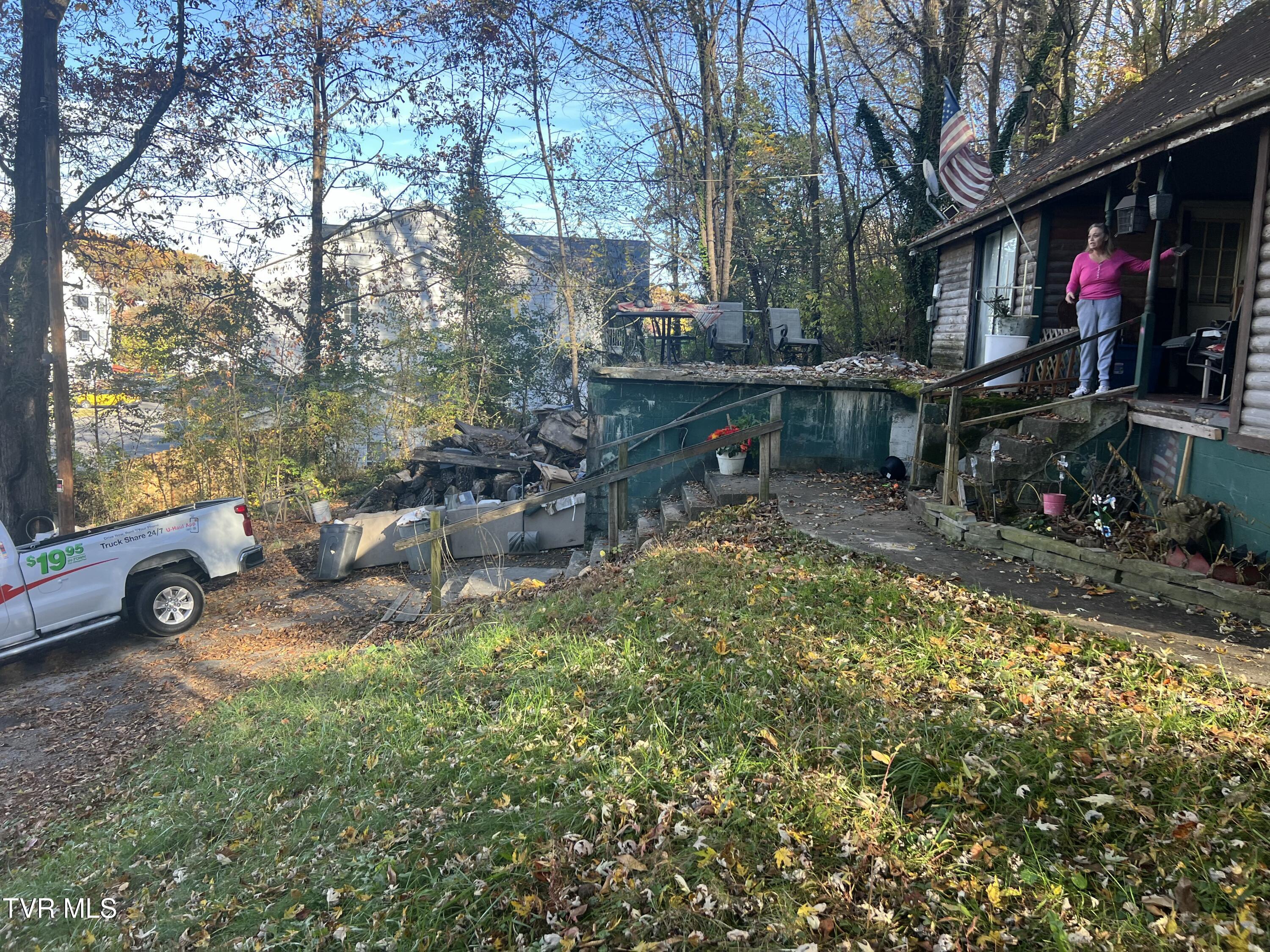 306 Delaware Street