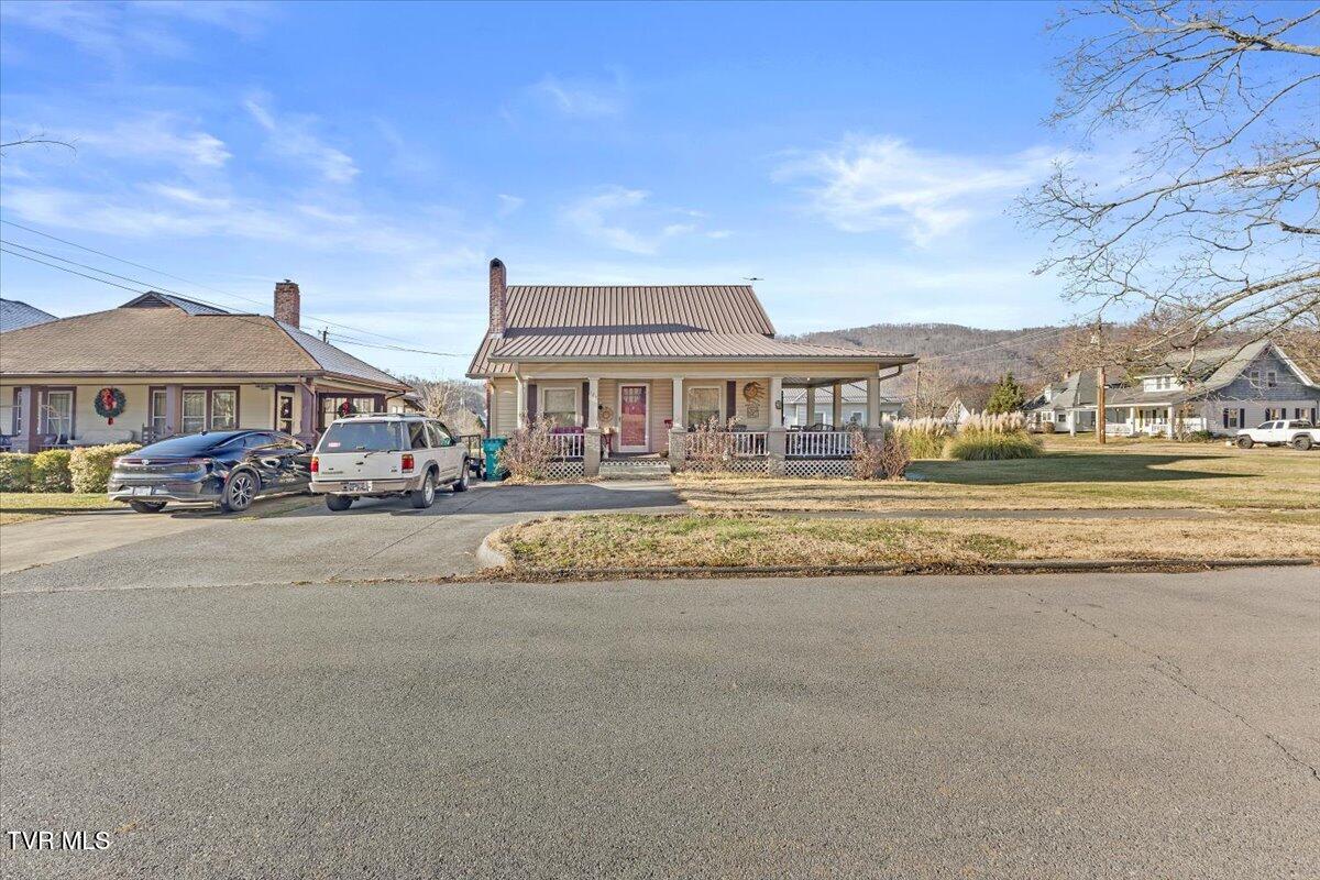 123 North Willow Avenue