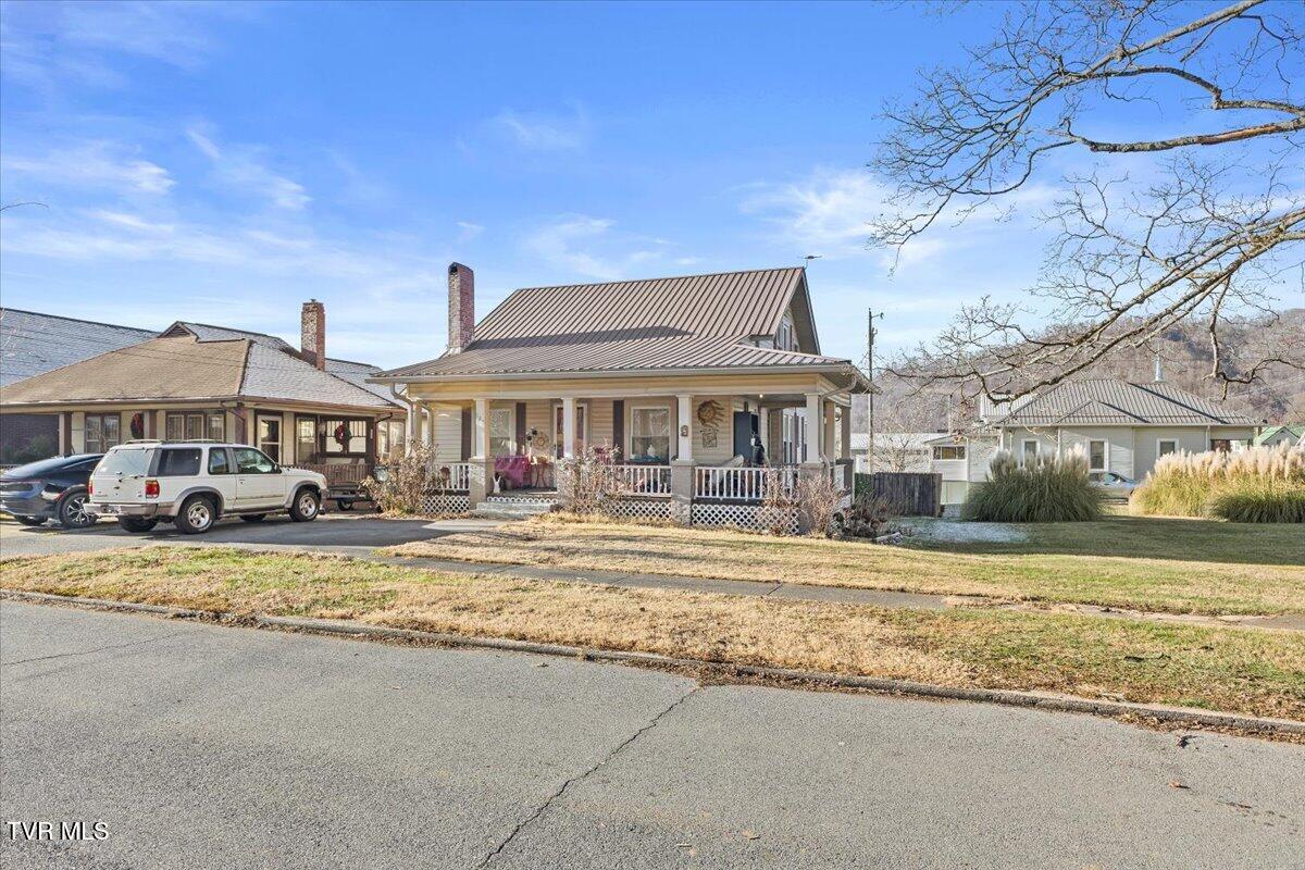123 North Willow Avenue