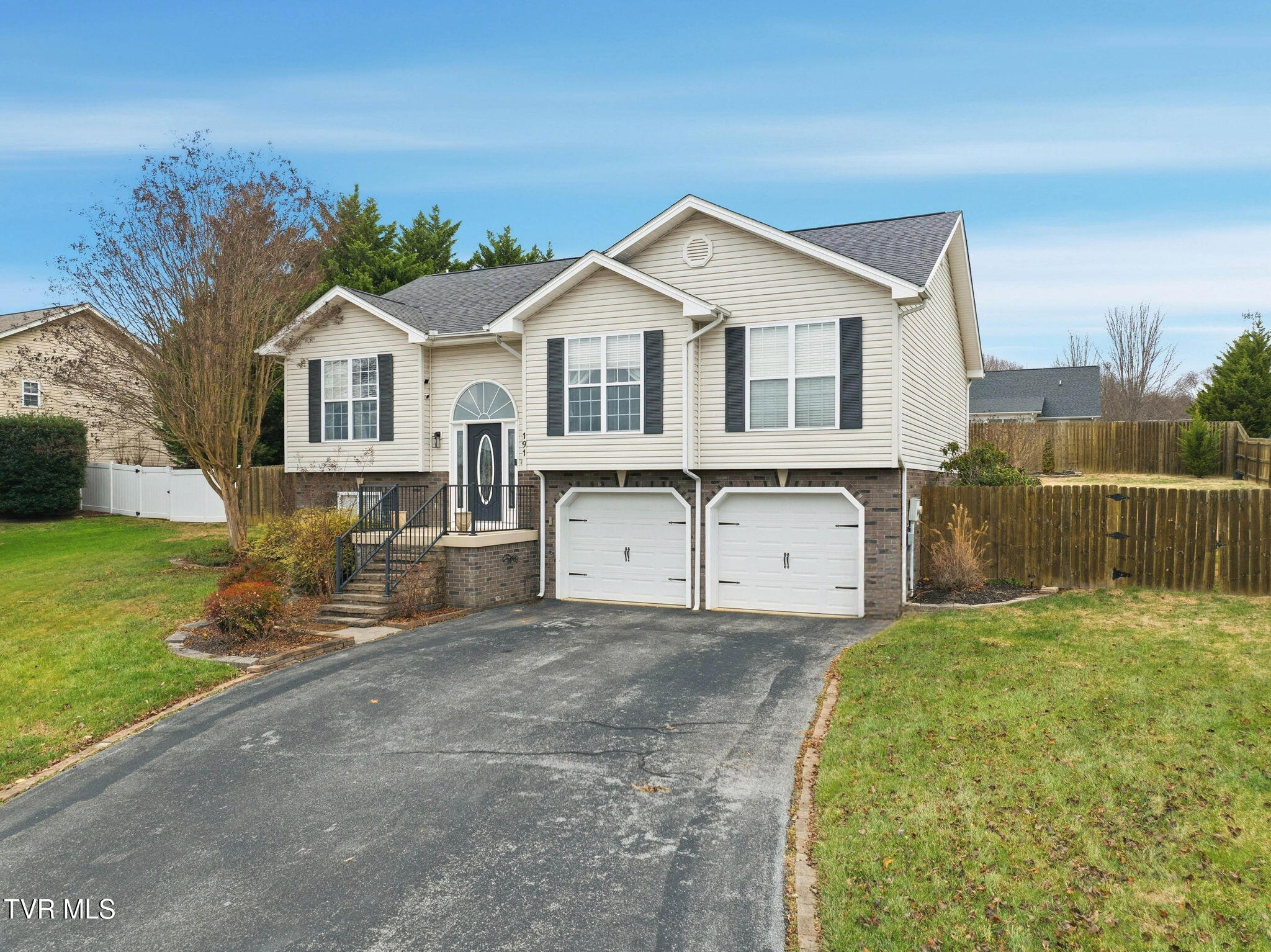 191 Royal Oaks Drive