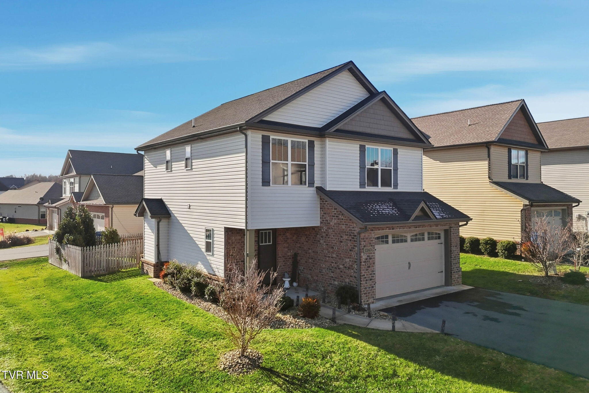 1265 Lemongrass Drive