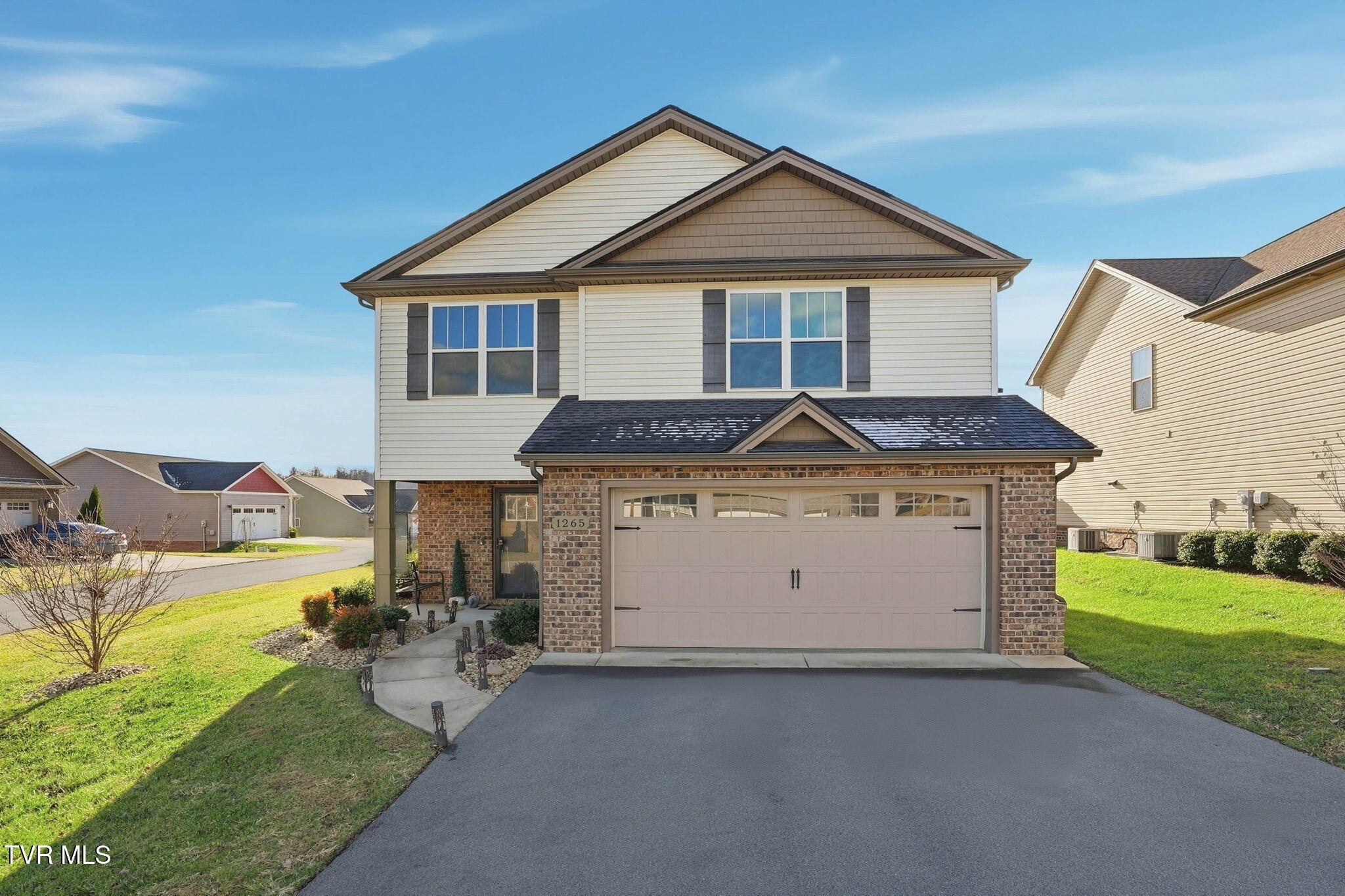 1265 Lemongrass Drive
