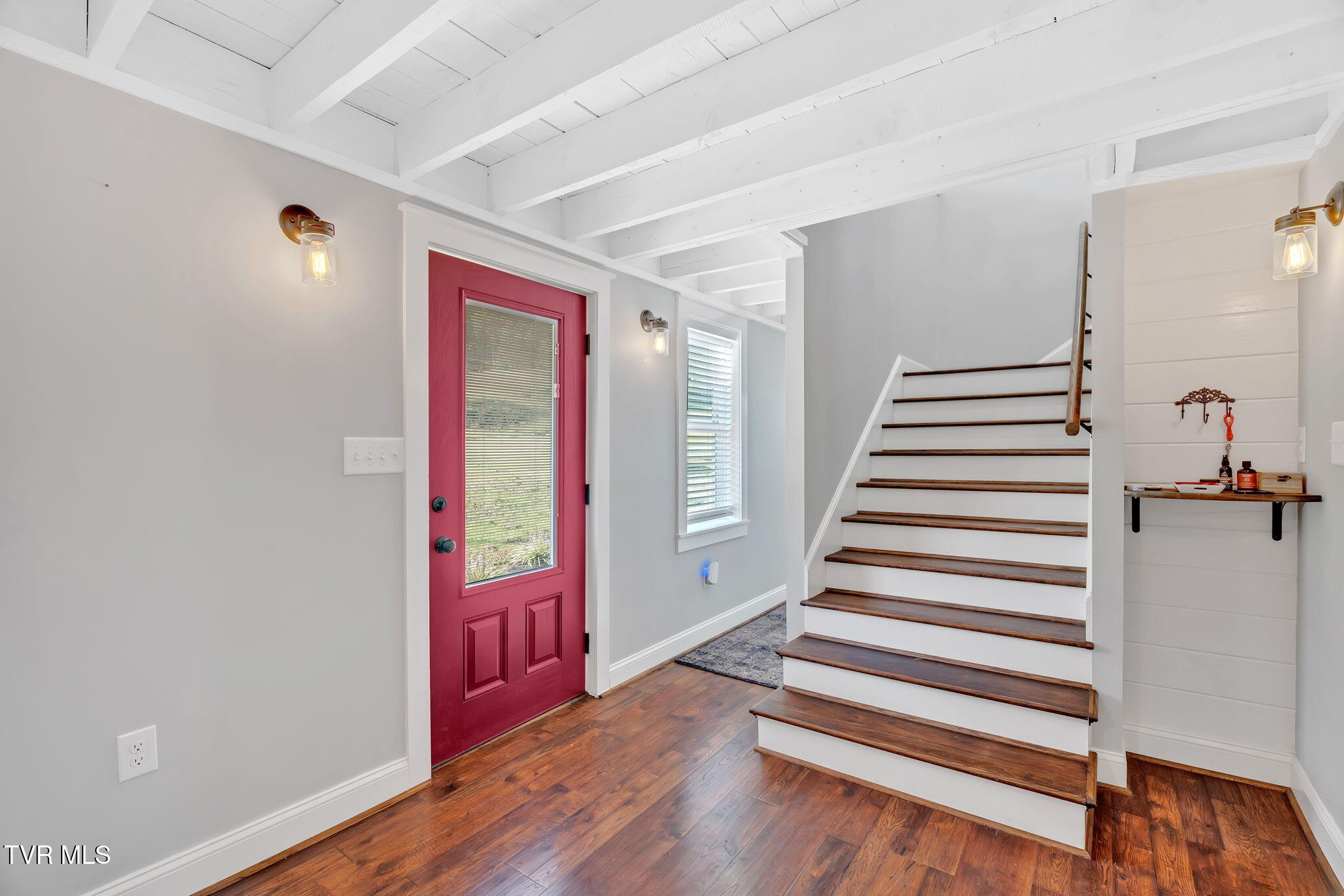 118 West Ellis Lane
