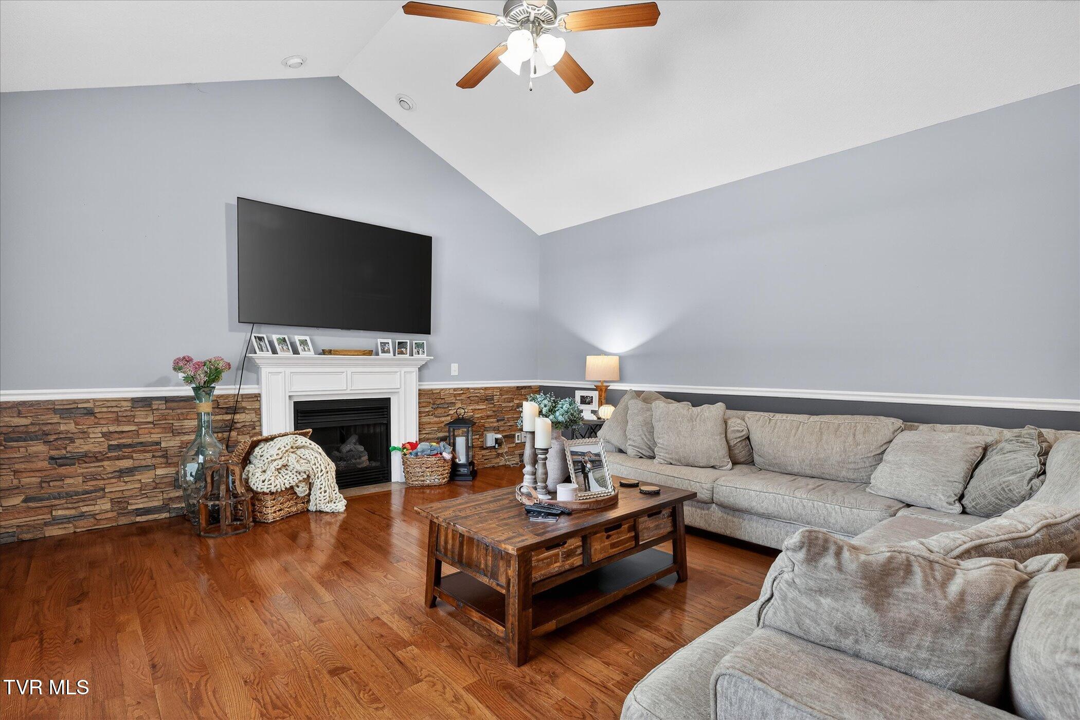512 Cameron Court