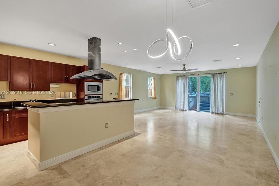 409 SW 5th Street 1