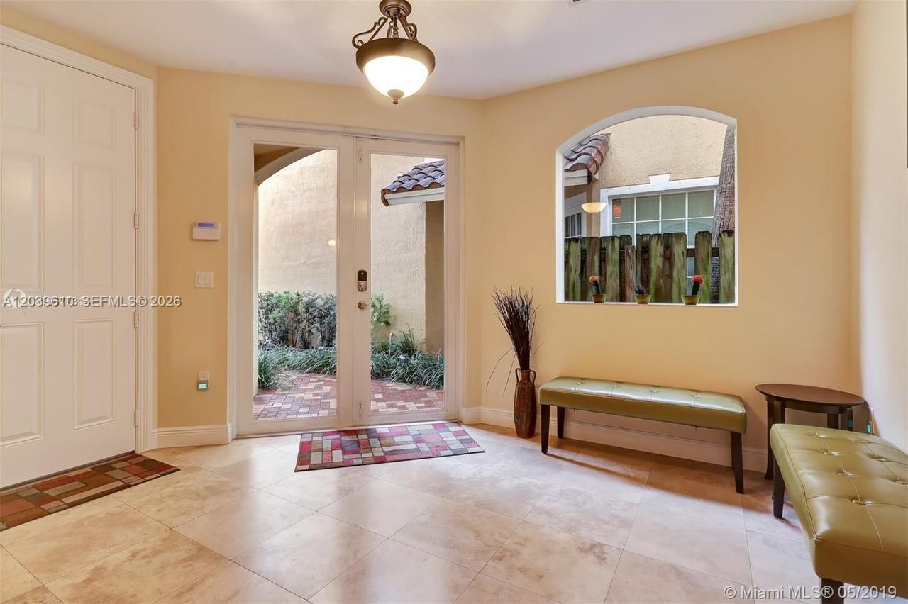 409 SW 5th Street 1