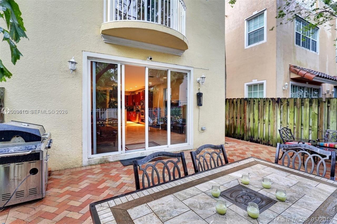 409 SW 5th Street 1