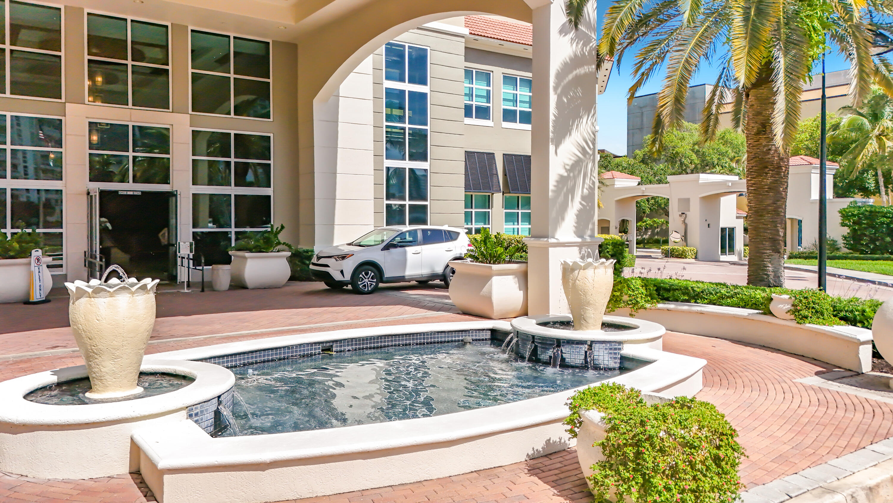 610 W Las Olas Boulevard 1819n