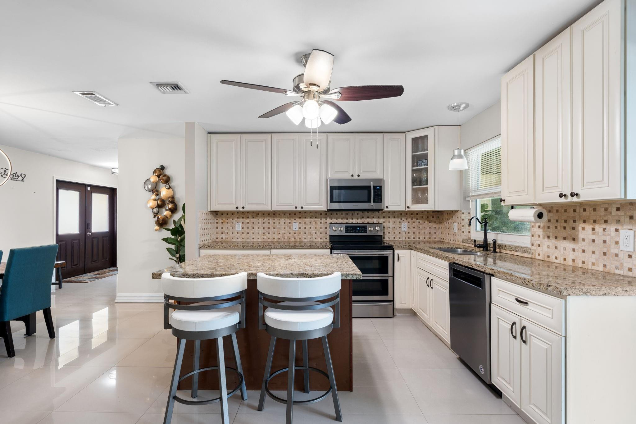 11410 NW 15th St
