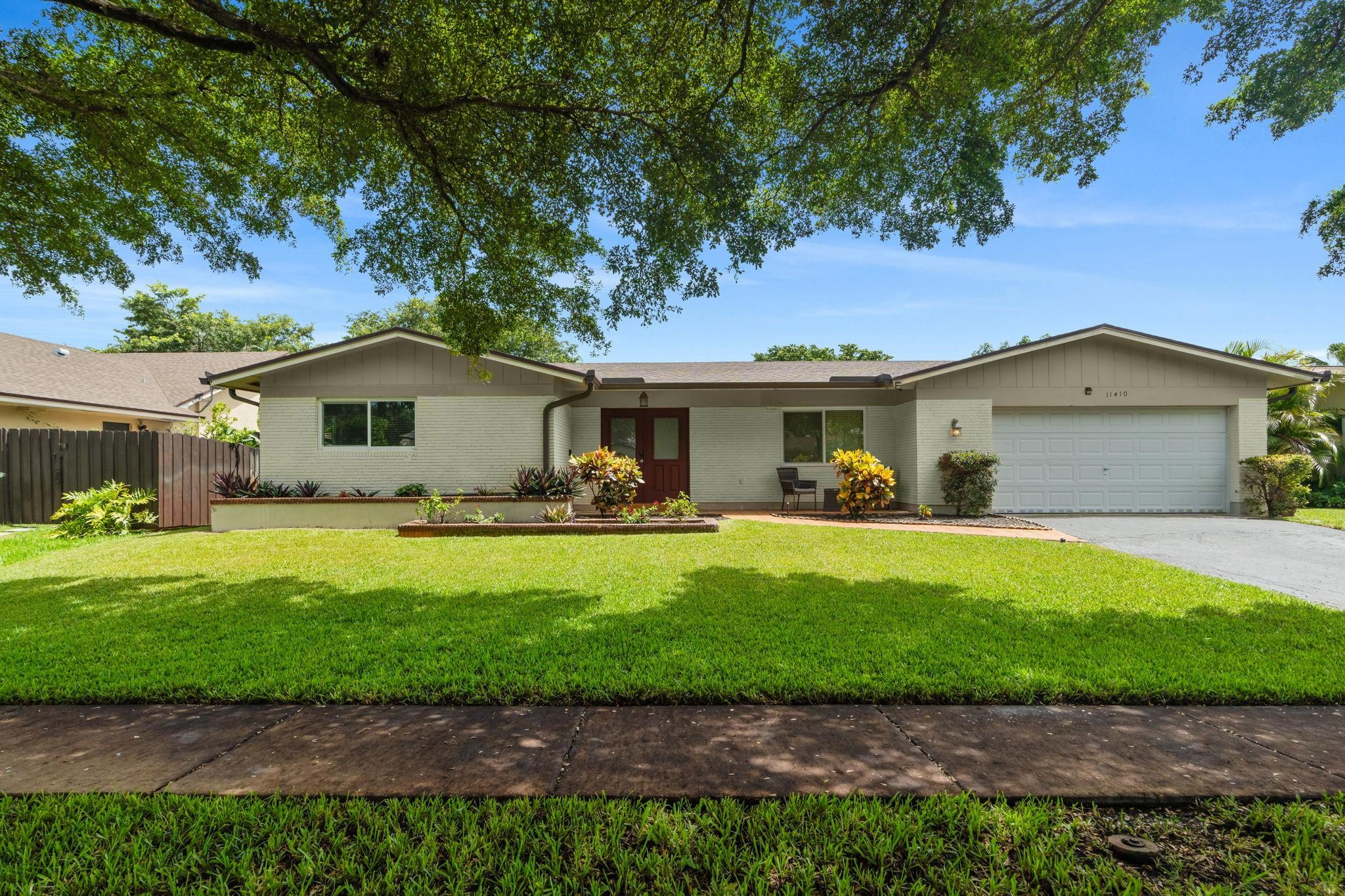 11410 NW 15th St