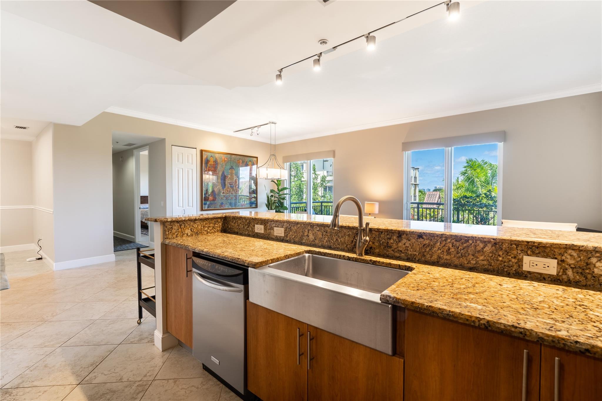 2625 NE 14th Ave 401