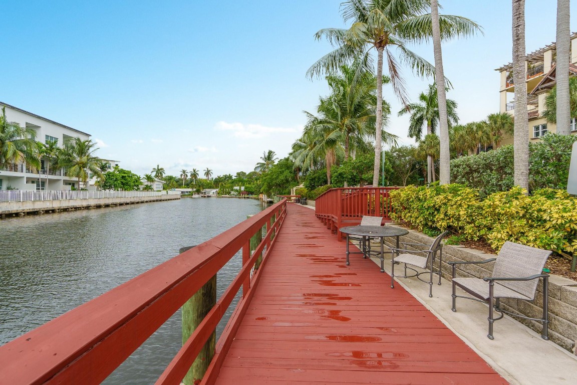 2625 NE 14th Ave 401