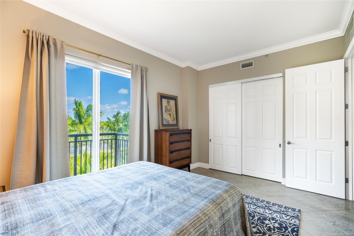 2625 NE 14th Ave 401