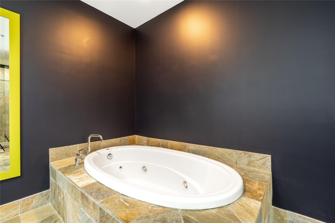 2625 NE 14th Ave 401