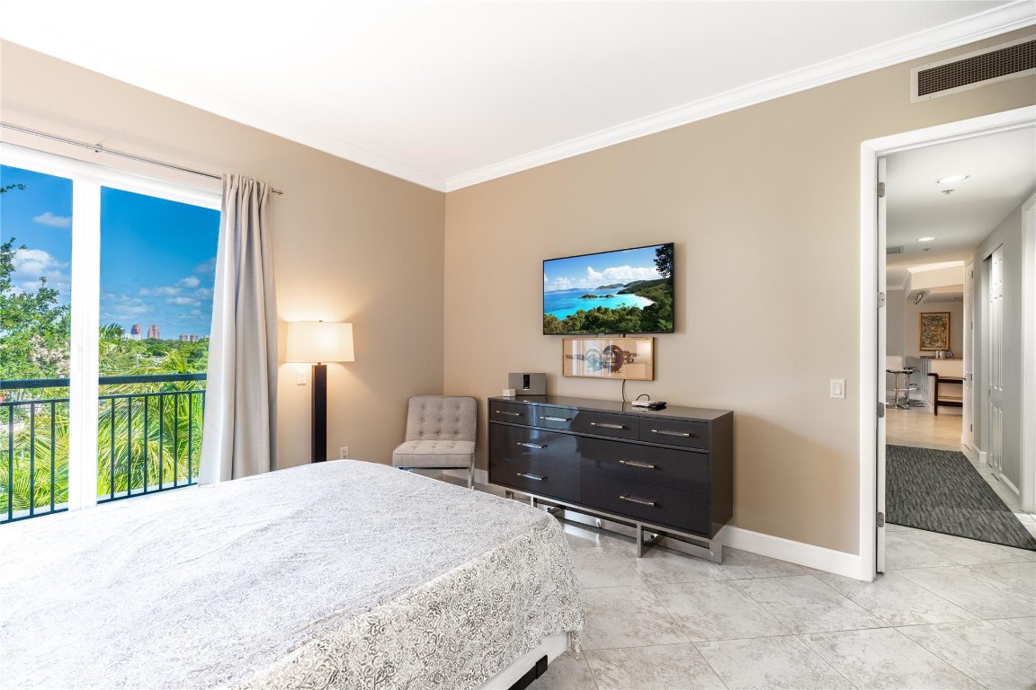 2625 NE 14th Ave 401