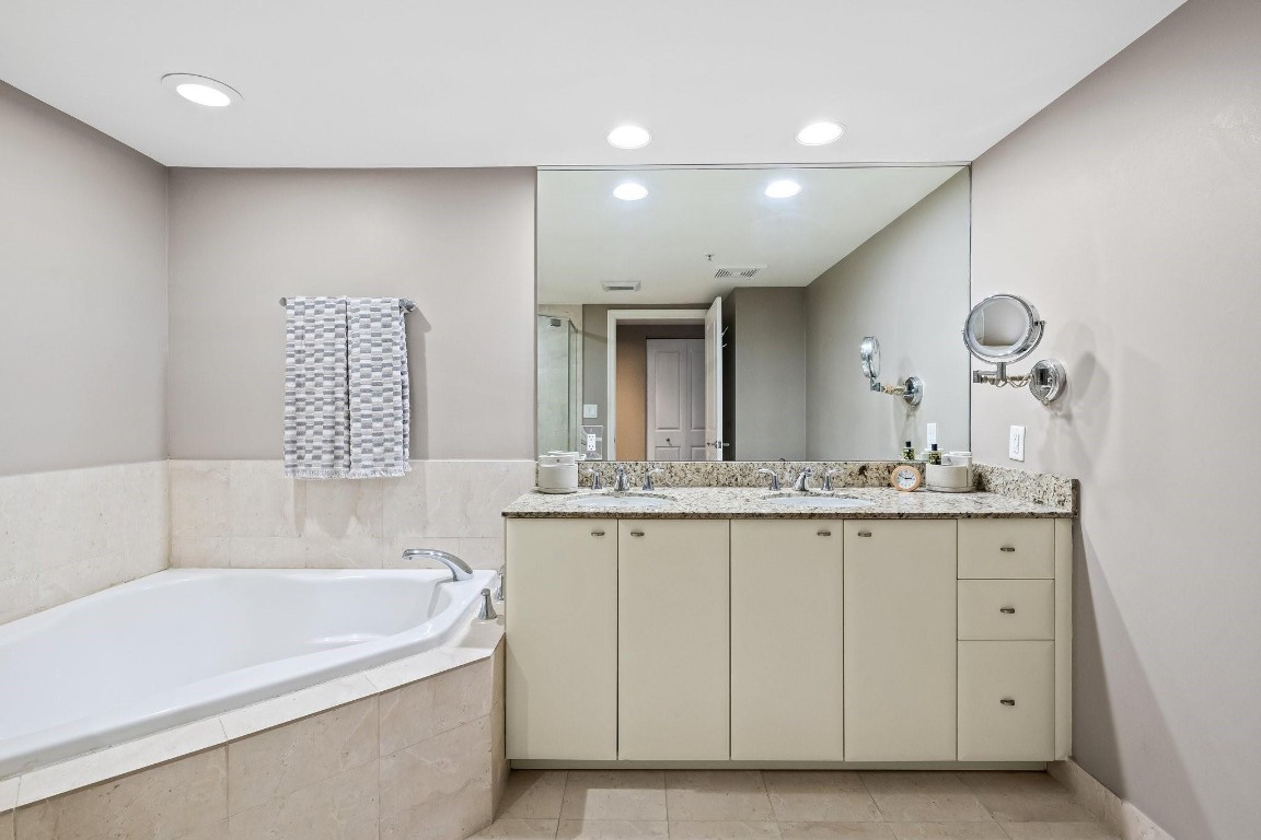 600 W Las Olas Blvd 902-S